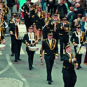 [剧情/喜剧] 管乐队 En fanfare  [本杰明·拉维赫尼/皮埃尔·洛廷][高清下载]