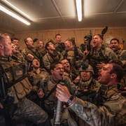 [战争/动作] 战·争 Warfare  [德德哈罗·伍恩-阿乙-太任/威尔·保尔特][高清下载]