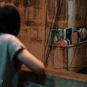 [同性/爱情] 隔楼女孩：我们之间的层距 แฟลตเกิร์ล ชั้นห่างระหว่าง เ ร า  [法缇玛·德查瓦里昆/琪拉娜·皮皮亚克隆][蓝光/高清1080p/4K下载]