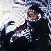 九霄云外 Outland 剧照