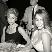 [喜剧/家庭] 摩登家庭 第五季 Modern Family Season 5  [艾德·奥尼尔/索菲娅·维加拉][蓝光/高清1080p/4K下载]