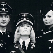 [恐怖/惊悚] 纳粹女魔头之残酷疯淫所 Ilsa: She Wolf of the SS  [Dyanne Thorne/乔治·“巴克”·弗劳尔][蓝光/高清1080p/4K下载]