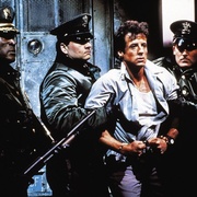 破茧威龙 Lock Up 剧照