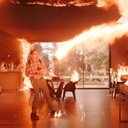 [喜剧/短片] 人来蜂 Man Vs Bee  [罗温·艾金森/克劳迪·布莱克利][蓝光/高清1080p/4K下载]