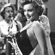 未婚伉俪 We're Not Married! 剧照