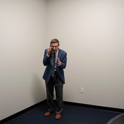 椅子公司 The Chair Company 剧照