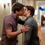 [爱情/喜剧] 爱你，维克托 第一季 Love, Victor Season 1  [尼克·罗宾森/迈克尔·西米诺][蓝光/高清1080p/4K下载]