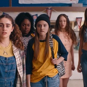 [同性/喜剧] 垫底俱乐部 Bottoms  [瑞秋·塞诺特/阿尤·艾德维利][蓝光/高清1080p/4K下载]