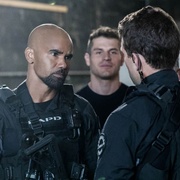 [动作/犯罪] 反恐特警组 第一季 S.W.A.T. Season 1  [斯黛芬妮·西格曼/琳娜·埃斯科][蓝光/高清1080p/4K下载]