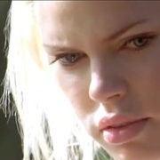 [恐怖/惊悚] 红色之山 The Hills Run Red  [苏菲·蒙克/泰德·希根布尔克][蓝光/高清1080p/4K下载]