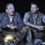 [动作/科幻] 抗争 第一季 Defiance Season 1  [格兰特·鲍尔/斯蒂芬妮·列尼达斯][蓝光/高清1080p/4K下载]