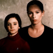 [剧情] 饲养乌鸦 Cría cuervos  [杰拉丁·卓别林/莫妮卡·兰达利][蓝光/高清1080p/4K下载]