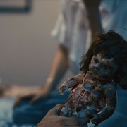 [恐怖/动作] 甜蜜之家：重生 Home Sweet Home Rebirth  [米凯莱·莫罗尼/威廉·莫斯里][蓝光/高清1080p/4K下载]