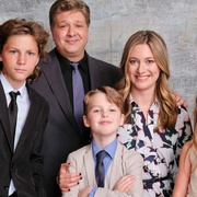 [喜剧] 小谢尔顿 第四季 Young Sheldon Season 4  [伊恩·阿米蒂奇/佐伊·派瑞][蓝光/高清1080p/4K下载]