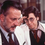 [喜剧] 医生故事 The Hospital  [乔治·C·斯科特/黛安娜·里格][蓝光/高清1080p/4K下载]