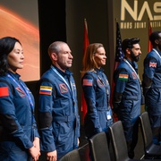 [剧情] 远漂 Away  [希拉里·斯万克/乔西·查尔斯][蓝光/高清1080p/4K下载]