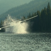 [惊悚/灾难] 保持呼吸 Keep Breathing  [梅丽莎·巴雷拉/弗洛伦西娅·洛扎诺][蓝光/高清1080p/4K下载]