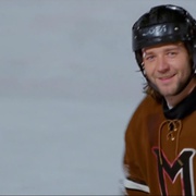 [运动/喜剧] 魂系冰球 Mystery, Alaska  [罗素·克劳/汉克·阿扎利亚][蓝光/高清1080p/4K下载]