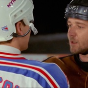 [运动/喜剧] 魂系冰球 Mystery, Alaska  [罗素·克劳/汉克·阿扎利亚][蓝光/高清1080p/4K下载]