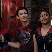 [歌舞/冒险] 僵尸高校4：吸血鬼黎明 Zombies 4: Dawn of the Vampires  [梅格·唐纳利/麦洛·曼海姆][蓝光/高清1080p/4K下载]