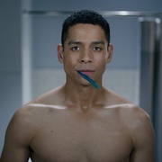 [喜剧] 轮回派对 第一季 Russian Doll Season 1  [娜塔莎·雷昂/查理·巴奈特][蓝光/高清1080p/4K下载]