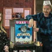 [喜剧] 神话任务：群鸦盛宴 Mythic Quest: Raven's Banquet  [罗布·麦克尔亨尼/雅士利·伯奇][蓝光/高清1080p/4K下载]