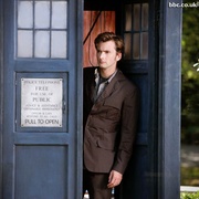 [冒险/科幻] 神秘博士  第二季 Doctor Who Season 2  [大卫·田纳特/比莉·派佩][蓝光/高清1080p/4K下载]