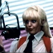 [喜剧] 身陷悍妇谷 Beneath the Valley of the Ultra-Vixens  [Kitten Natividad/Ann Marie][蓝光/高清1080p/4K下载]