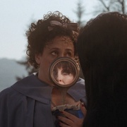 [恐怖/喜剧] 销魂天师之古堡惊魂 Elvira's Haunted Hills  [卡珊德拉·彼得逊/理查德·奥布里恩][蓝光/高清1080p/4K下载]