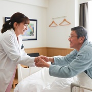 [爱情] 小圆26岁，在做实习医生！ まどか26歳、研修医やってます！  [芳根京子/铃木伸之][蓝光/高清1080p/4K下载]