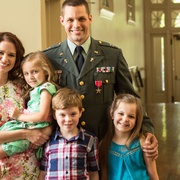 [战争] 心有灵犀 Indivisible  [贾斯汀·布恩宁/莎拉·德鲁][蓝光/高清1080p/4K下载]