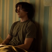 [惊悚/犯罪] 拥挤的房间 The Crowded Room  [汤姆·霍兰德/阿曼达·塞弗里德][蓝光/高清1080p/4K下载]