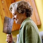 [犯罪/喜剧] 保持缄默 Keeping Mum  [罗温·艾金森/克里斯汀·斯科特·托马斯][蓝光/高清1080p/4K下载]