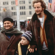 [犯罪/家庭] 小鬼当家2 Home Alone 2: Lost in New York  [麦考利·卡尔金/乔·佩西][蓝光/高清1080p/4K下载]