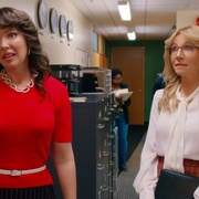 [喜剧] 萤火虫小巷 Firefly Lane  [碧儿·加勒特/萨拉·乔克][蓝光/高清1080p/4K下载]