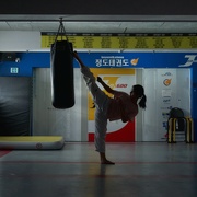 [剧情] 世界的主人 세계의 주인  [徐粹彬/张慧珍][蓝光/高清1080p/4K下载]
